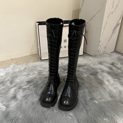 Neljas värvitoonis paeltega naiste nahast saapad