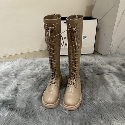 Neljas värvitoonis paeltega naiste nahast saapad