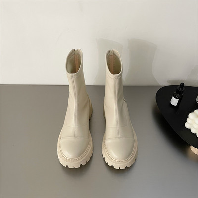 Moodsad krobelise tallaga nahast saapad