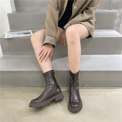 Moodsad krobelise tallaga nahast saapad