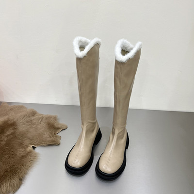 Sule ja lameda tallaga naiste saapad