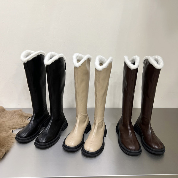 Sule ja lameda tallaga naiste saapad