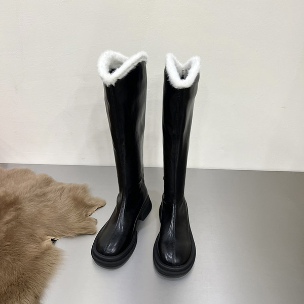 Sule ja lameda tallaga naiste saapad