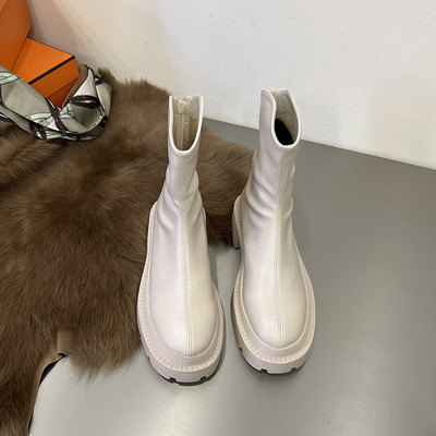 Alkalmi bőr női csizma cipzárral