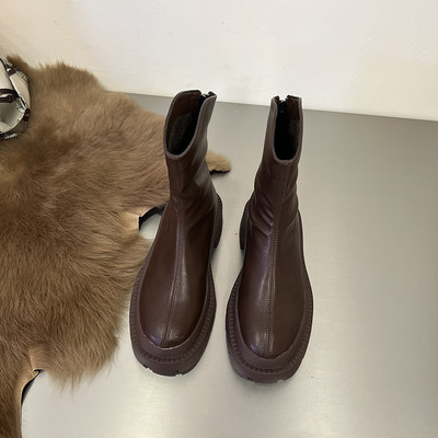 Alkalmi bőr női csizma cipzárral