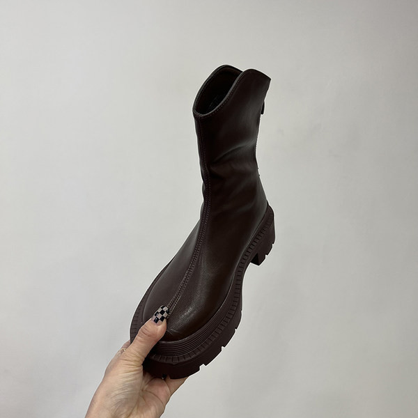 Alkalmi bőr női csizma cipzárral