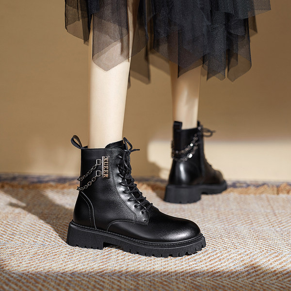 Uus mudel metallist kettidega naiste saapad