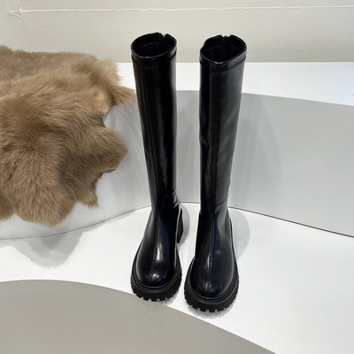 Stiilsed nahast naiste saapad kahe mudeliga