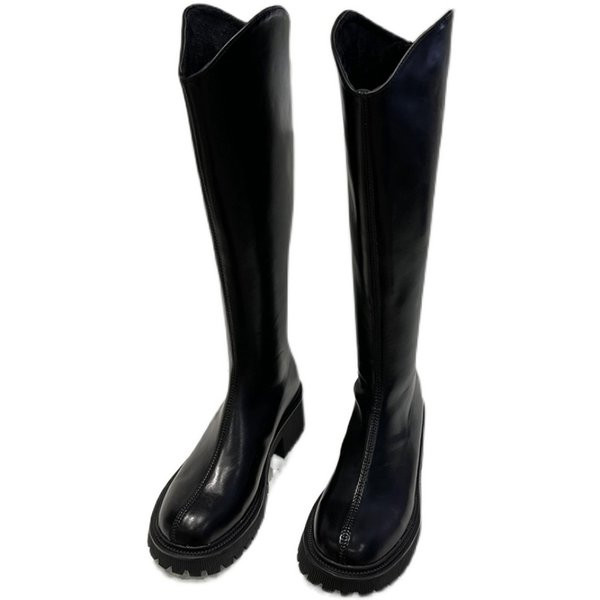 Stiilsed nahast naiste saapad kahe mudeliga