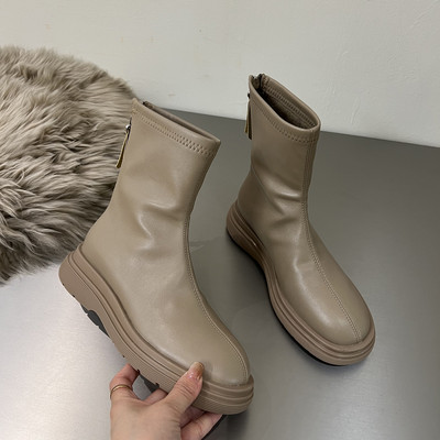 Sima modell női csizma műbőrből, lapos talppal