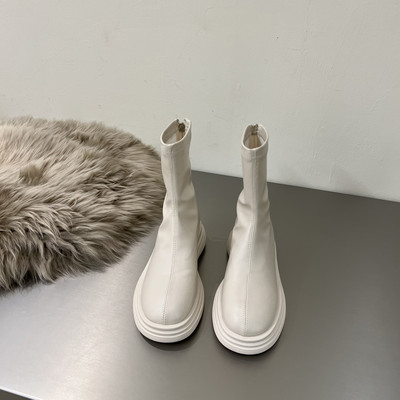 Sima modell női csizma műbőrből, lapos talppal