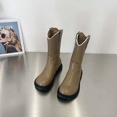 Női csizma eko bőrből, sima modell, lapos talppal