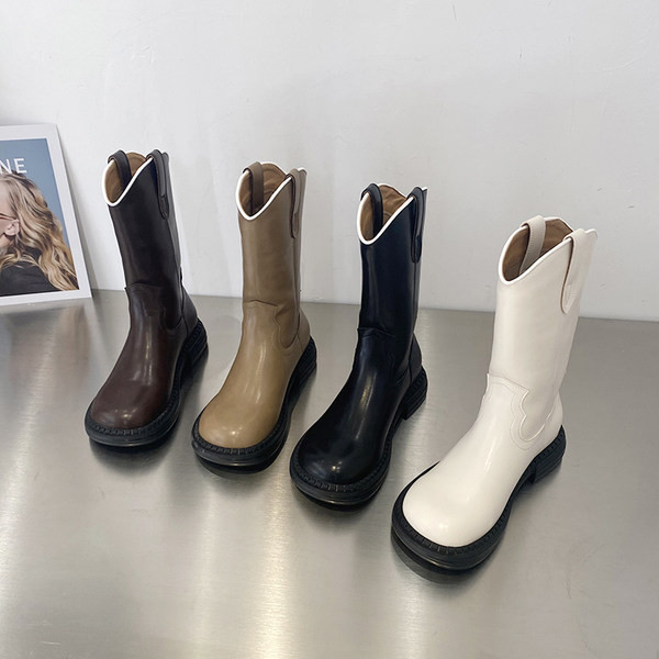 Női csizma eko bőrből, sima modell, lapos talppal