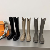 Naiste lameda tallaga nahast saapad