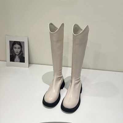 Stiilsed naiste saapad ökonahast ümara mudeliga