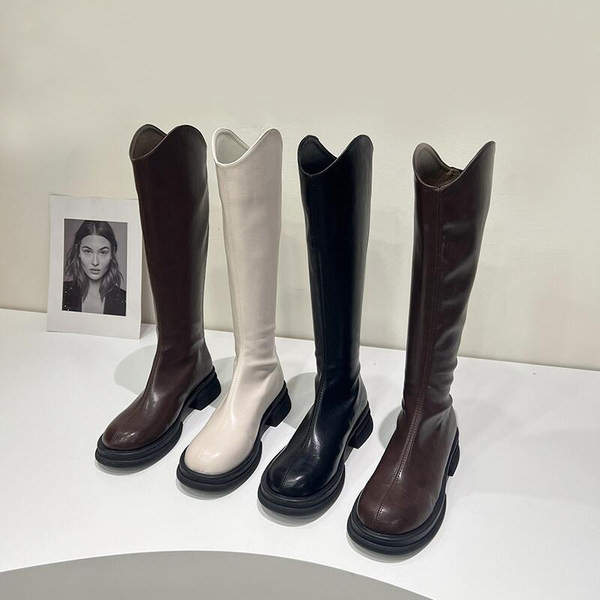 Stiilsed naiste saapad ökonahast ümara mudeliga