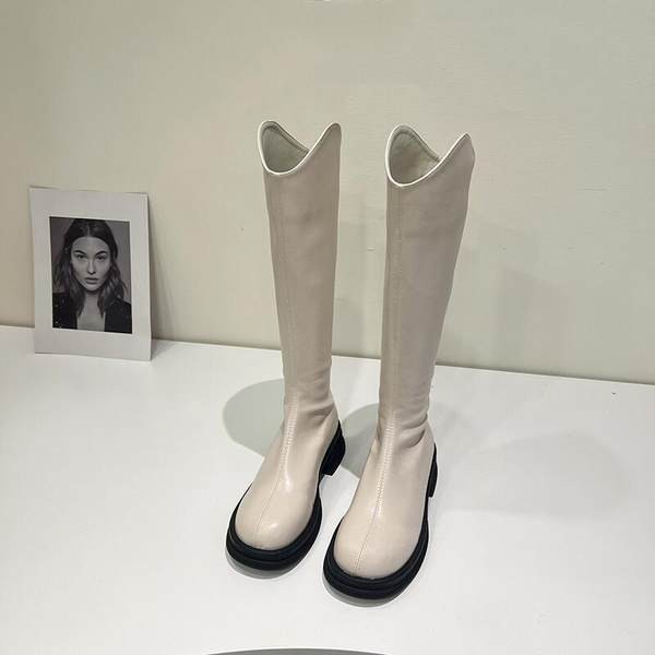 Stiilsed naiste saapad ökonahast ümara mudeliga