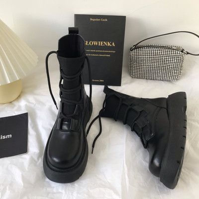 Γυναικείες στρογγυλεμένες μπότες από συνθετικό δέρμα με κορδόνια