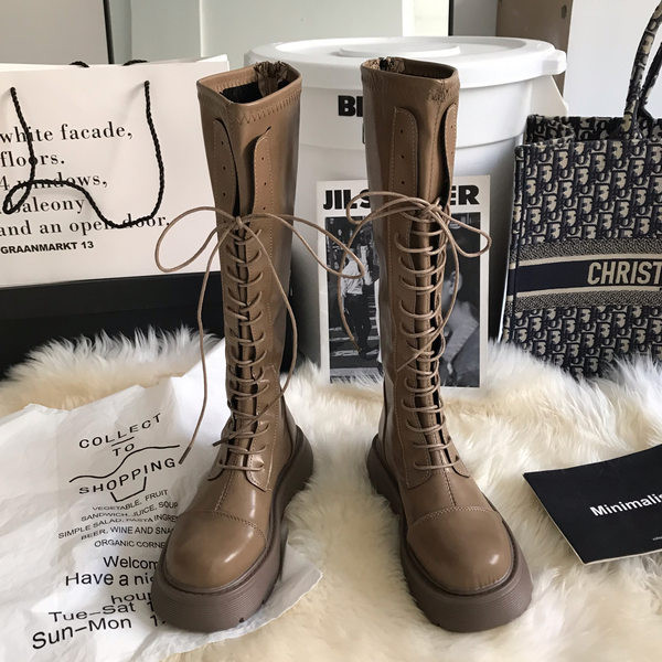 Modern női lekerekített csizma fűzővel