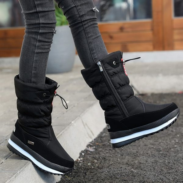 Naiste taliaprikoosid lipsuga