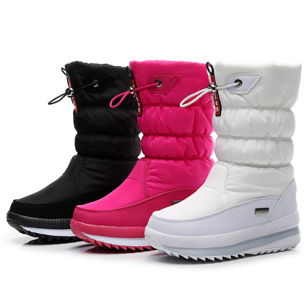 Naiste taliaprikoosid lipsuga