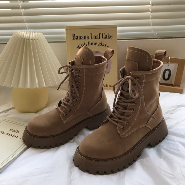 Naiste paeltega seemisnahast saapad