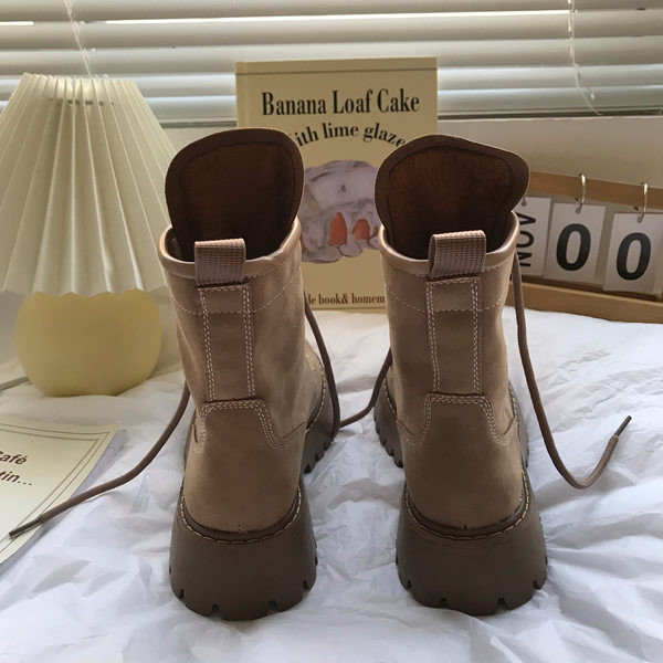 Naiste paeltega seemisnahast saapad