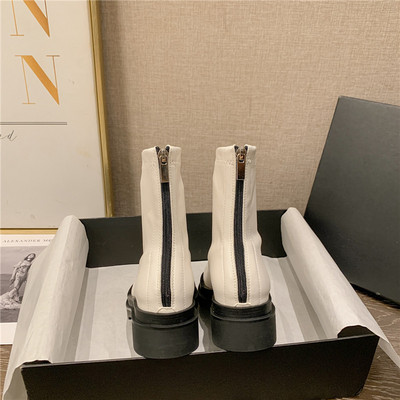 Uus mudel lukuga naiste nahksaapad