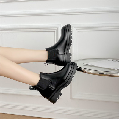 Kareda tallaga naiste vabaaja saapad