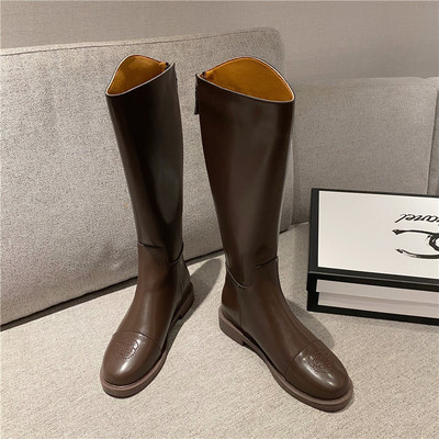 Uus mudel mitmes värvitoonis lukuga naiste nahksaapad