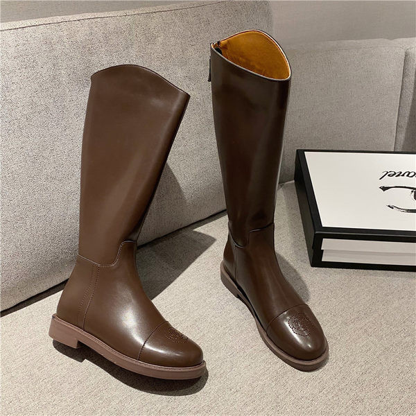 Uus mudel mitmes värvitoonis lukuga naiste nahksaapad