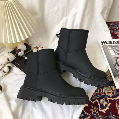 Sooja voodri ja lameda tallaga nahast saapad