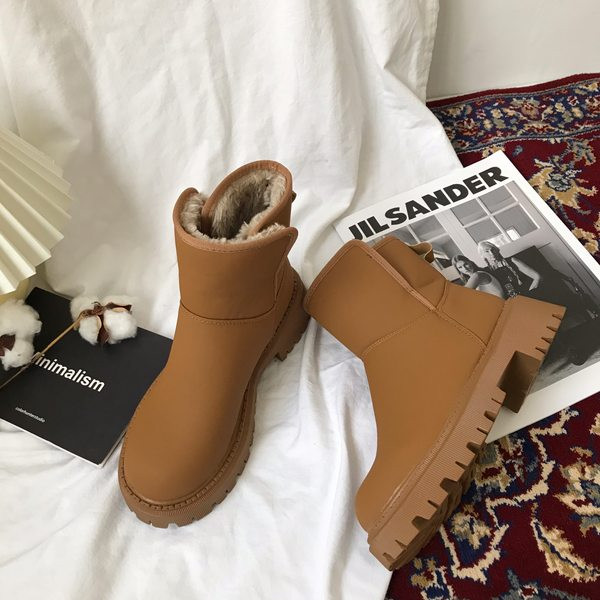 Sooja voodri ja lameda tallaga nahast saapad