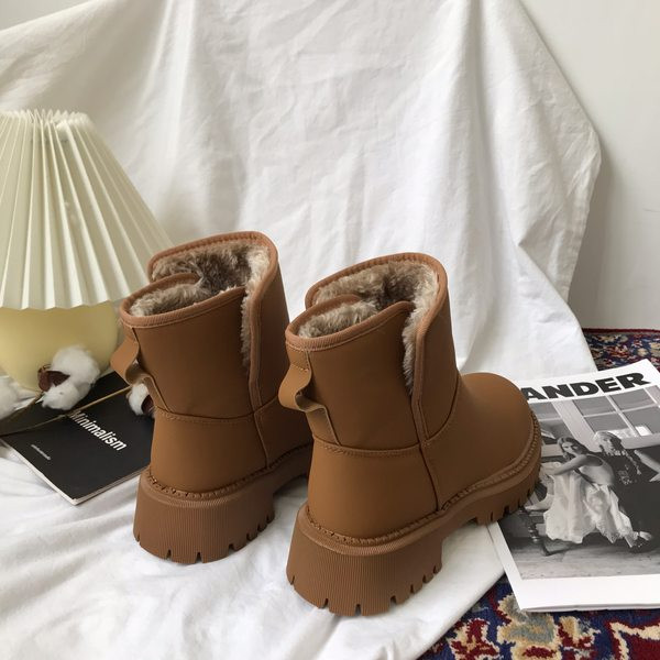 Sooja voodri ja lameda tallaga nahast saapad