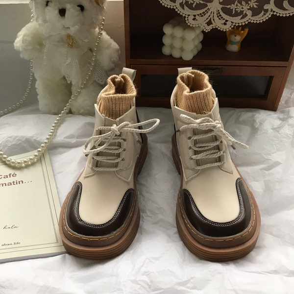 Naiste vabaaja saapad kunstnahast paeltega