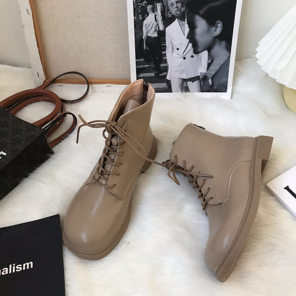 Naiste paeltega nahast saapad