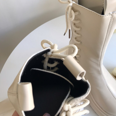 Naiste paelte ja sooja voodriga nahast saapad