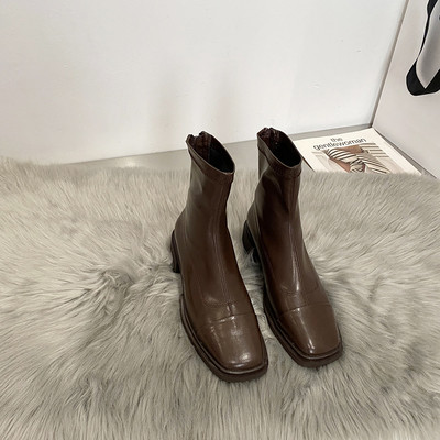 Bőr modern női csizma cipzárral két színben