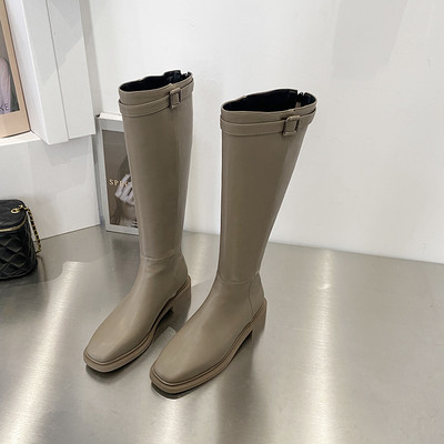 Naiste pandlaga nahast saapad