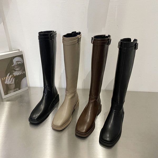 Naiste pandlaga nahast saapad