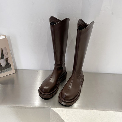 Moodsad lameda tallaga kunstnahast naiste saapad