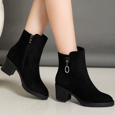 Γυναικείες μπότες σουέτ - πολλά μοντέλα