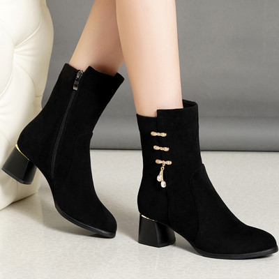 Γυναικείες μπότες σουέτ - πολλά μοντέλα