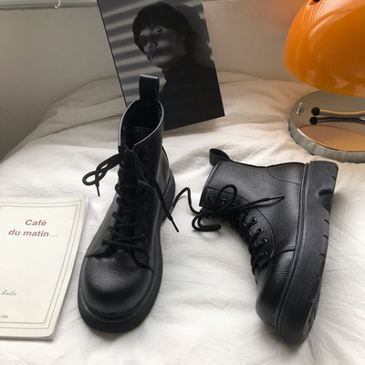 Naiste retrosaapad ümar paeltega mudel