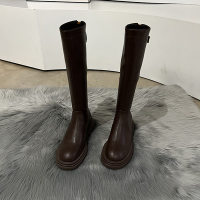 Naiste lameda tallaga nahast saapad - kolme värvi