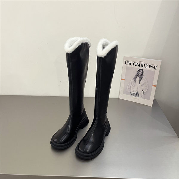 Kolmes värvitoonis sooja voodriga nahast saapad