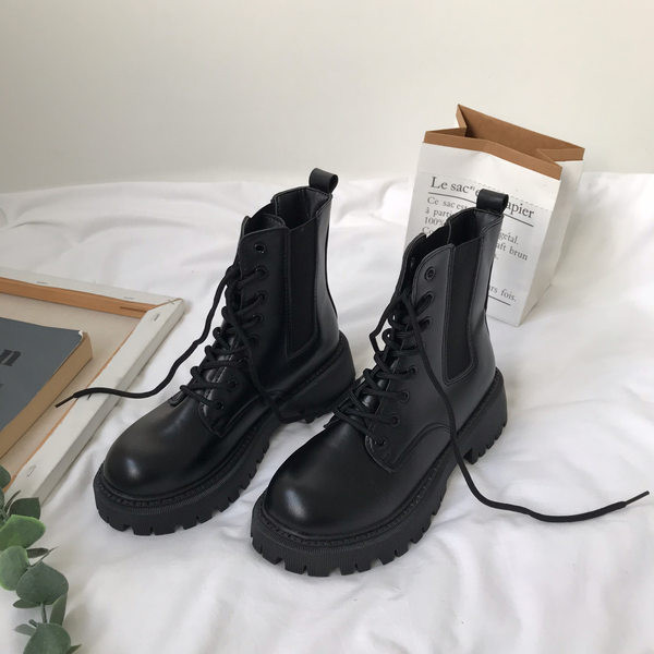 Modern birkózás nyakkendővel és durva talppal nőknek