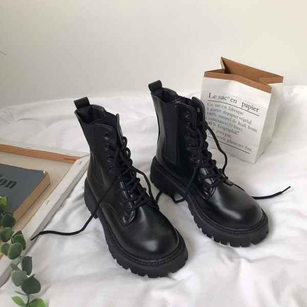 Modern birkózás nyakkendővel és durva talppal nőknek