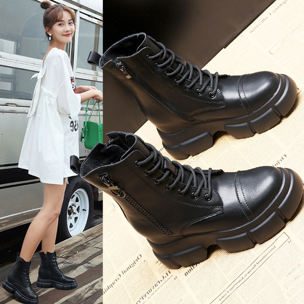 Kareda tallaga musta värvi naiste saapad