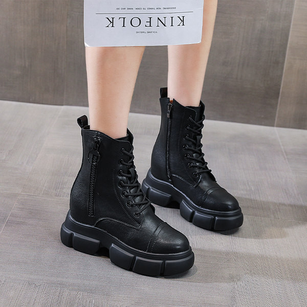 Kareda tallaga musta värvi naiste saapad